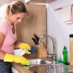 9 Habits Of People With A Clean Kitchen